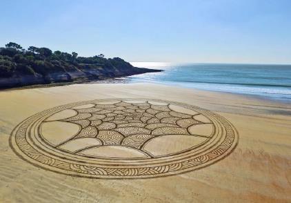fresque de sable 4 juillet.jpg