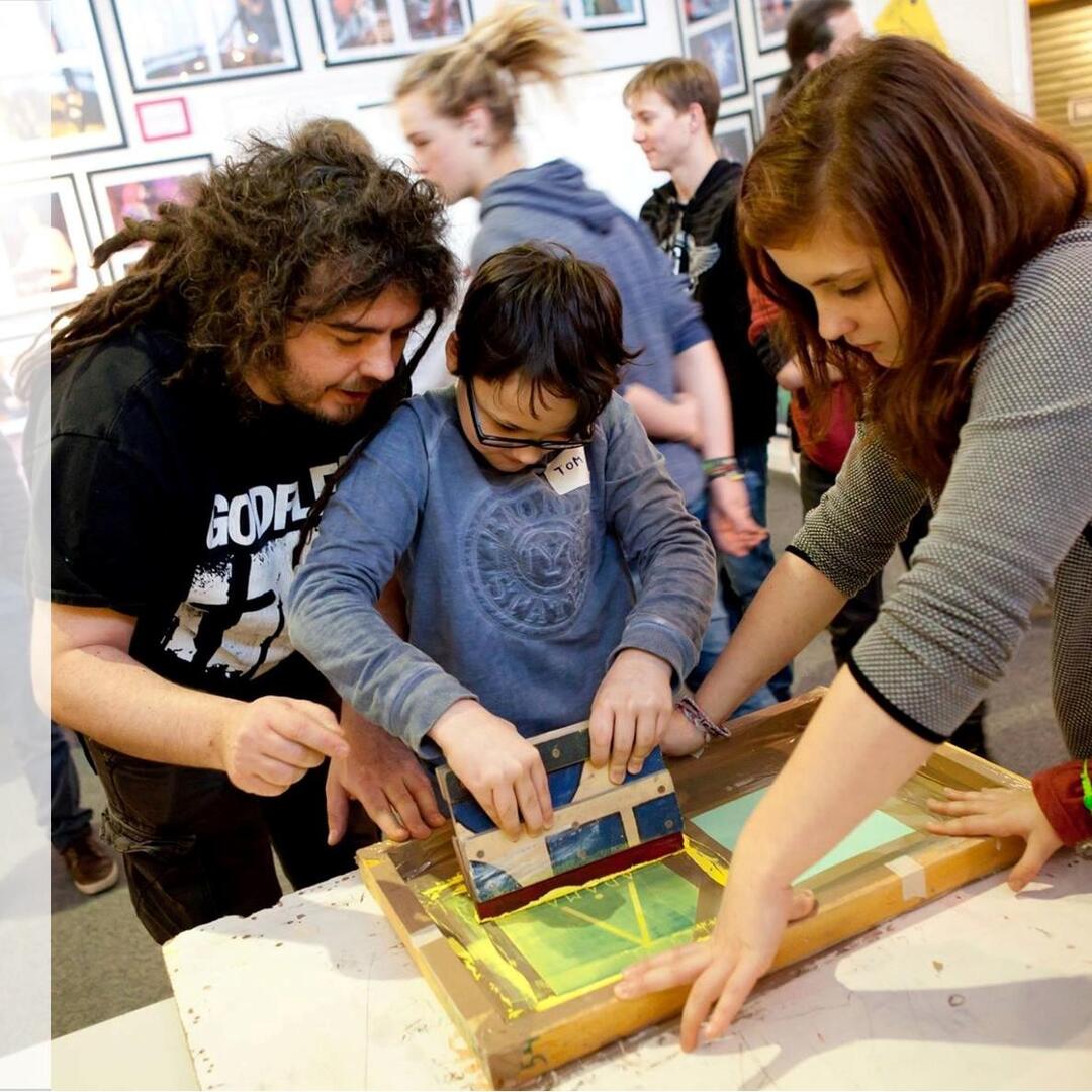 Atelier Sérigraphie à la Cité de la dentelle avec Zazou en octobre 2021.jpg
