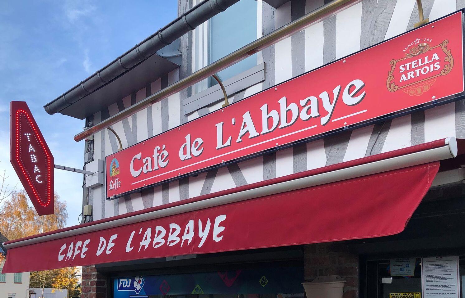 Façade du Café