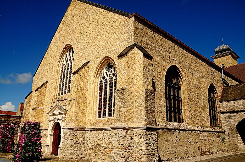 eglise saint willibrord gravelines.jpg