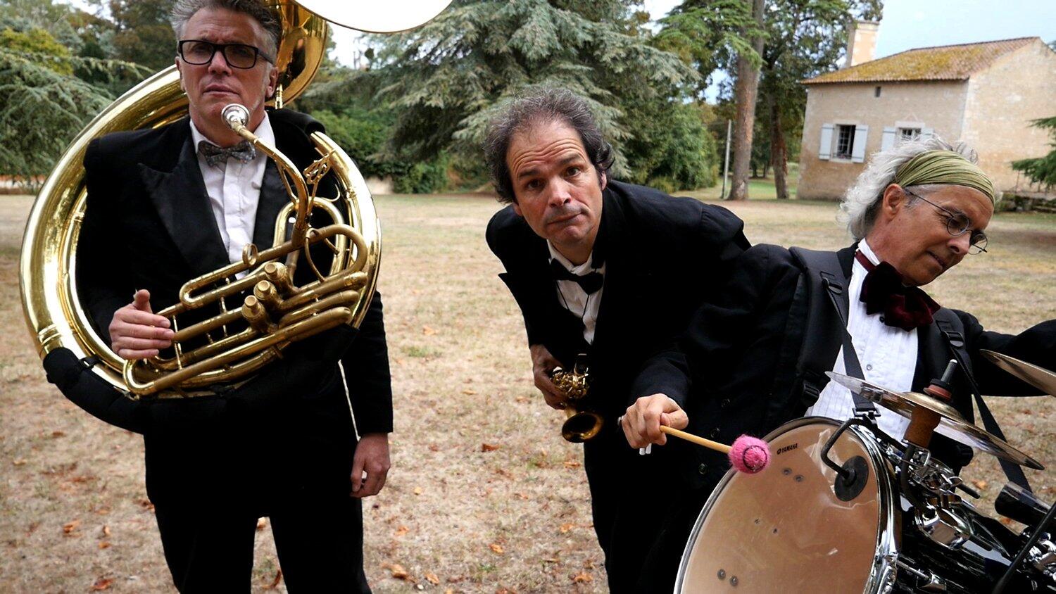 Fanfare_des_3_Monsieurs_Cncert_La_Roche_Posay.jpg