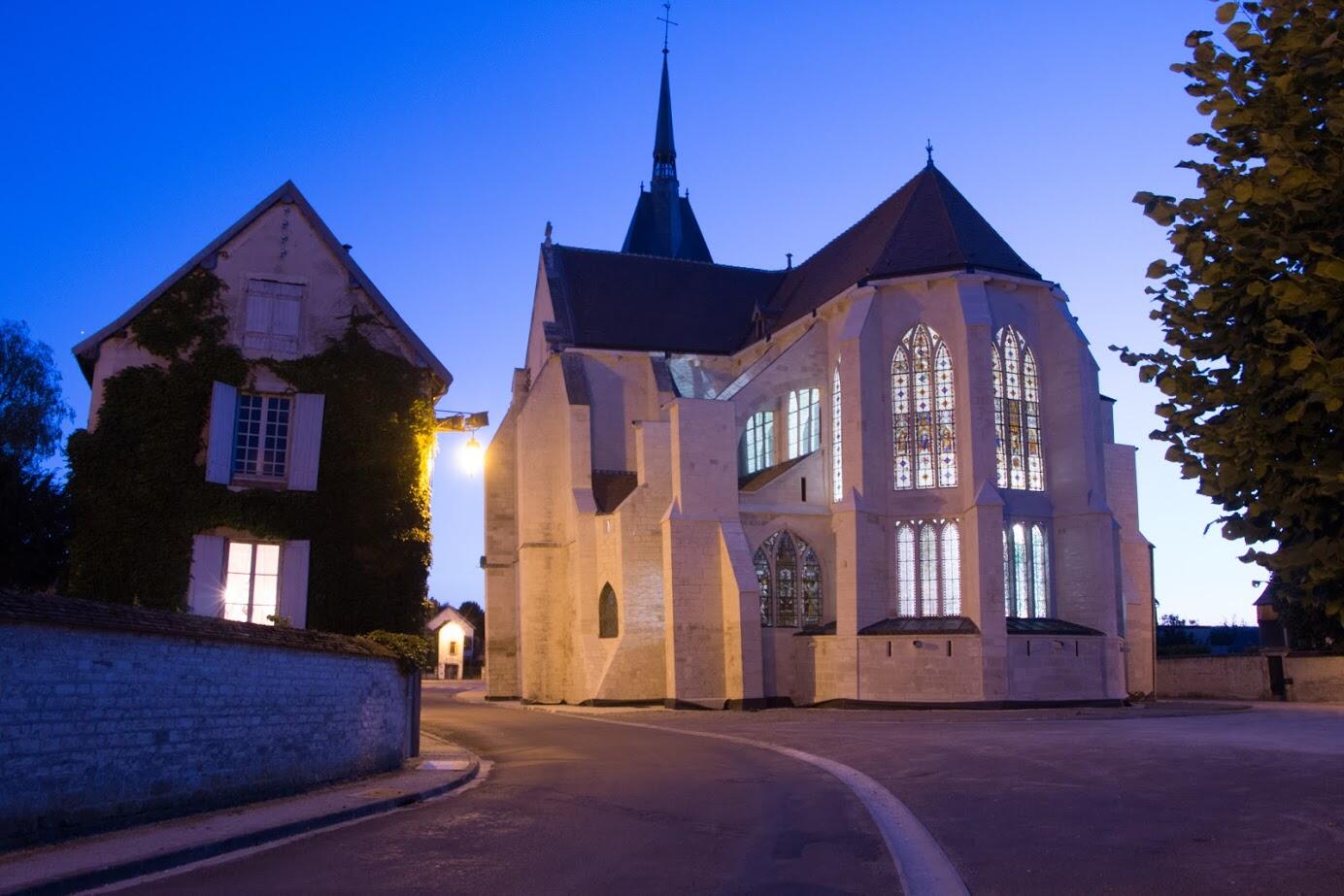 Collégiale_extérieur mussy sur seine.jpg
