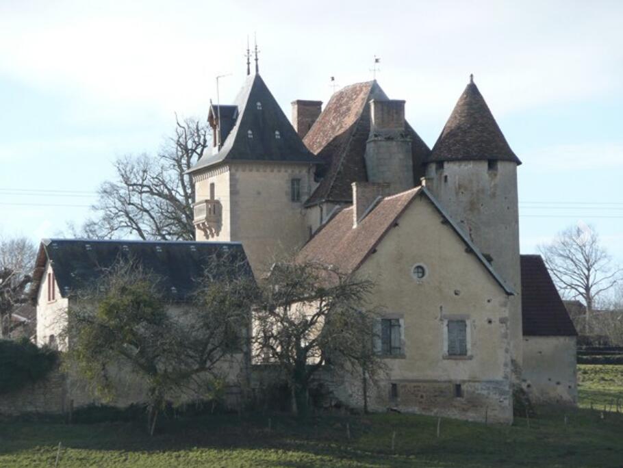 Chatelus-Malvaleix-chateau2.jpg