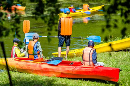 canoe.jpg