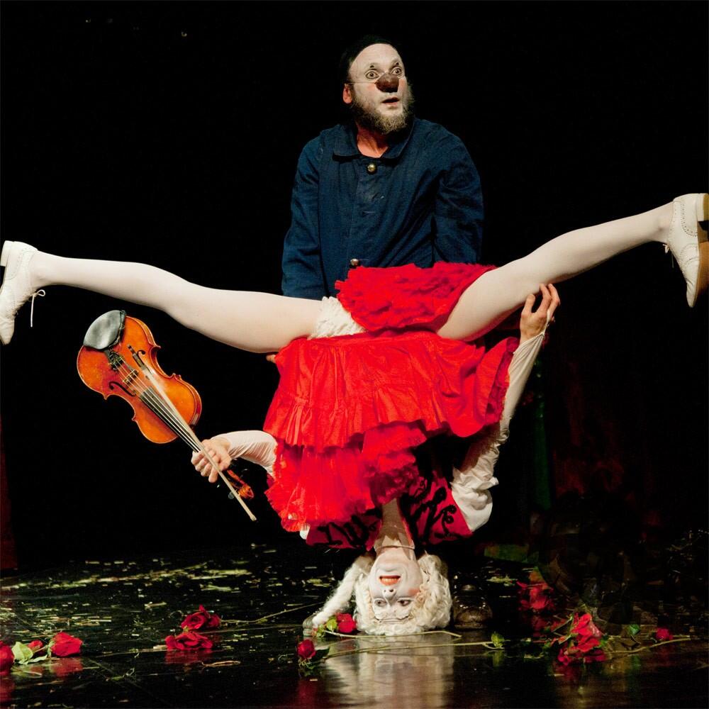 5b604eb672e7e5c3498b4594ConcertoPourDeuxClowns.jpg