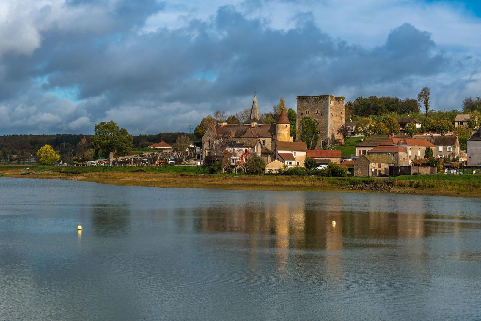 Vue sur village ©oscara-photographe_Creusot Montceau Tourisme-min.jpg