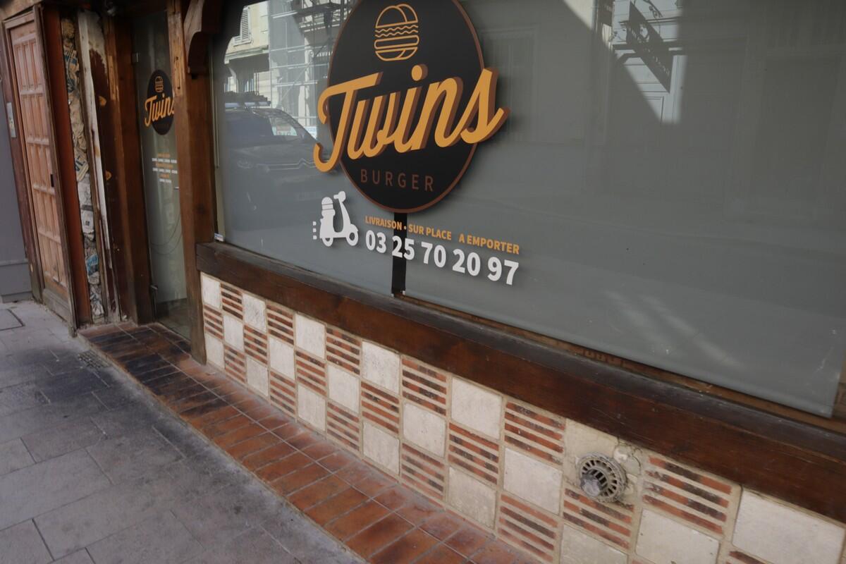 Twins burger.JPG