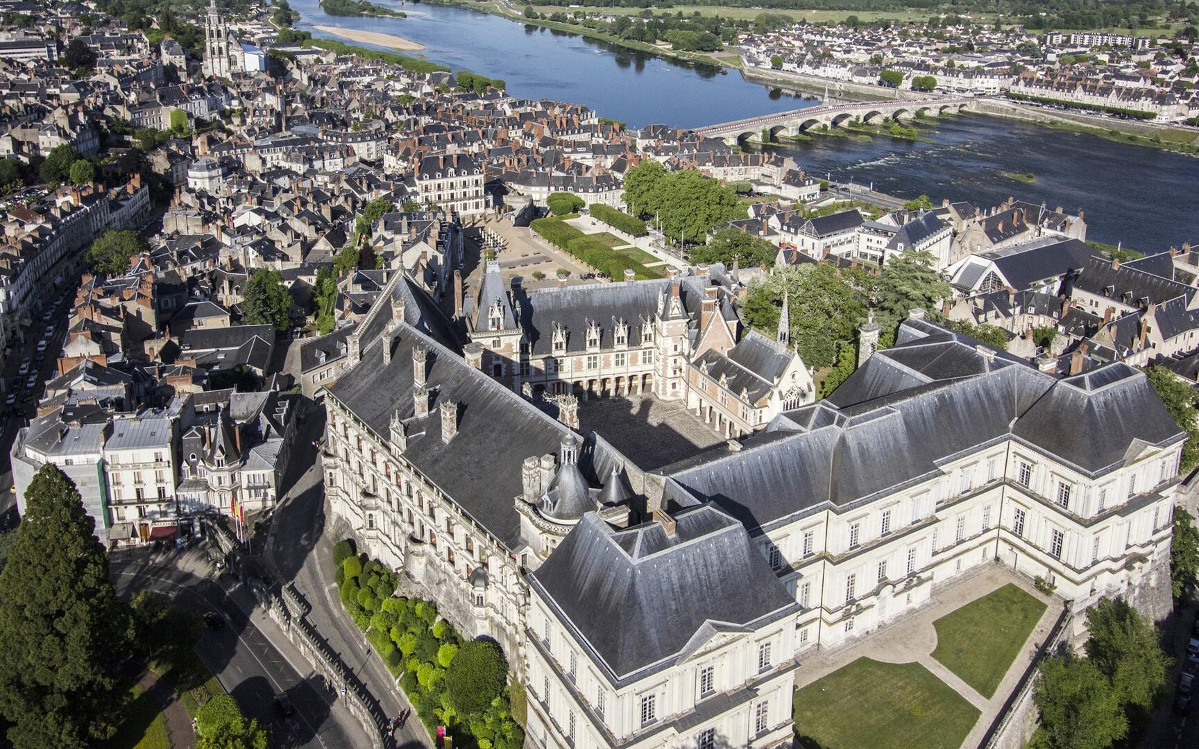 Vue aérienne Château Royal de Blois - J. David.JPG
