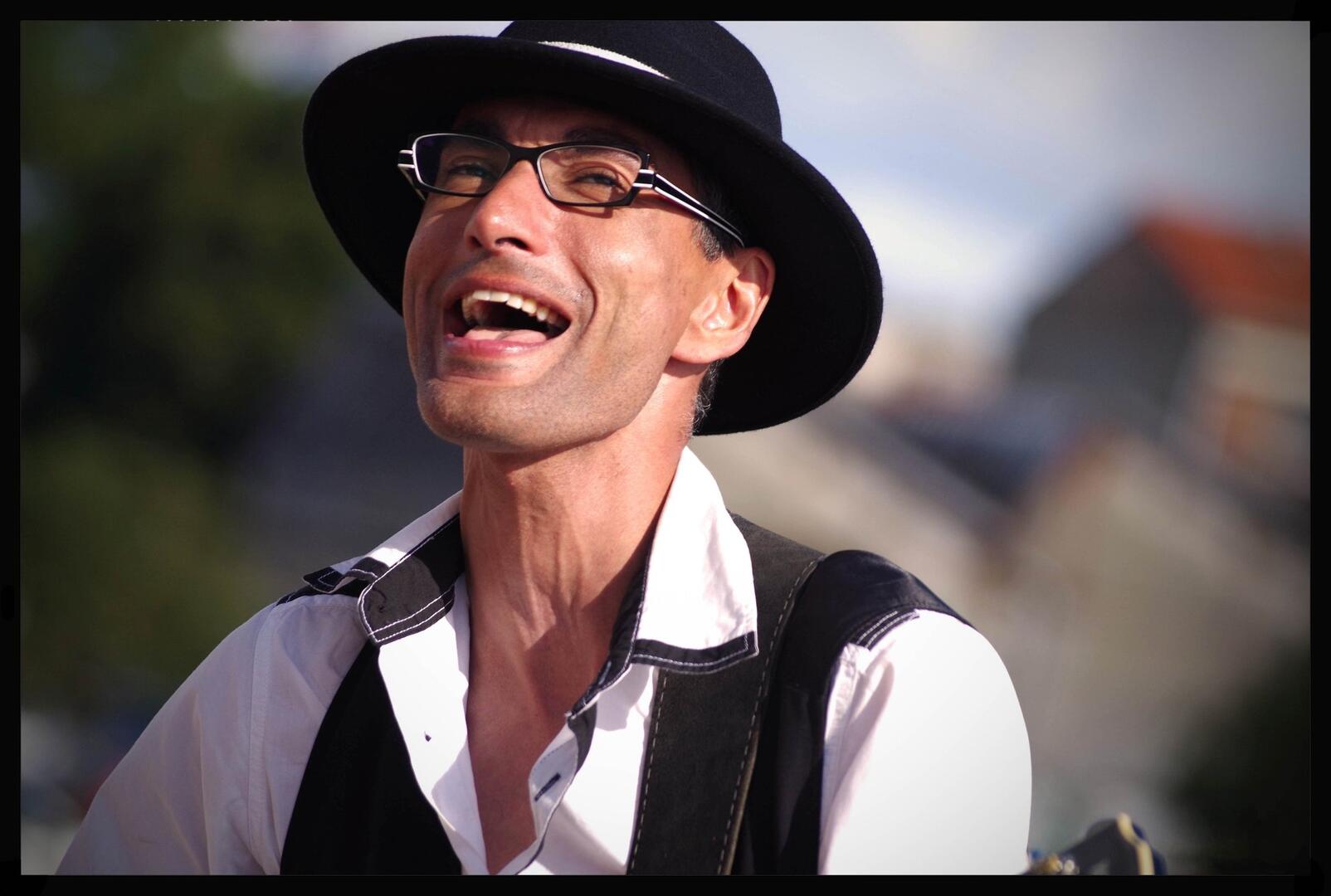 Concert_Stephane_Querioux_Bar_brasserie_Le_Duguesclin_La_Roche_Posay.jpg