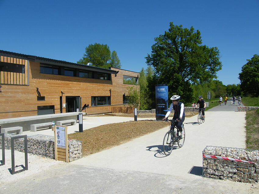 extérieur avec cyclistes_web.jpg