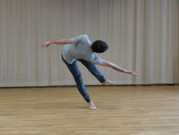 Noé-Soulier-mouvement-sur-mouvement©Chiara-Valle-Vallomini-350x264.jpg