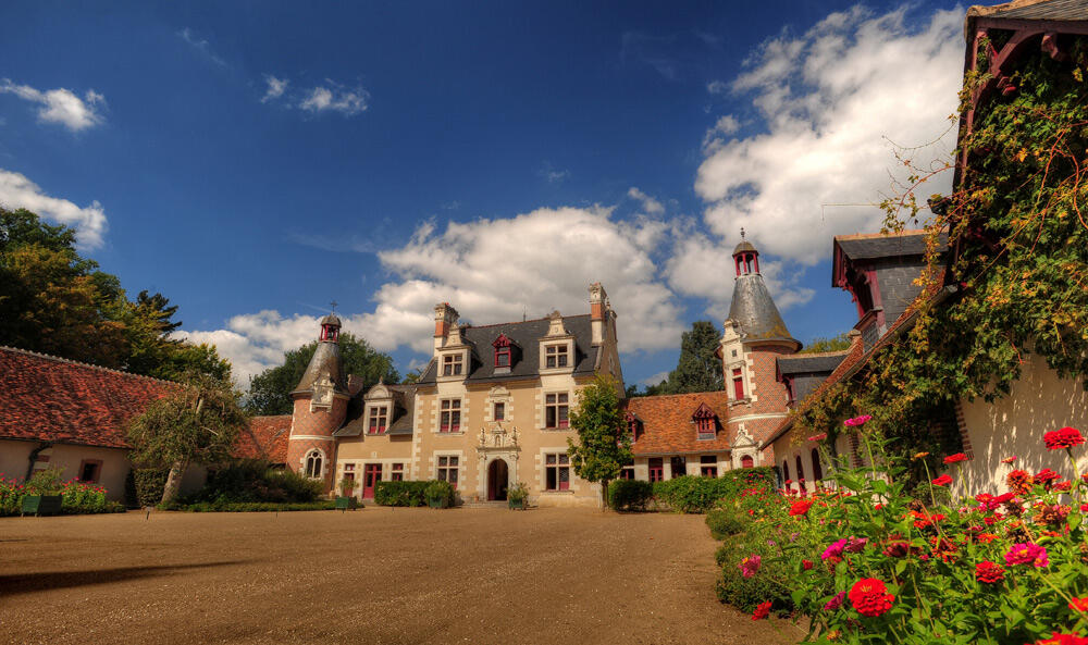 Cour du château de Troussay en Val de Loire