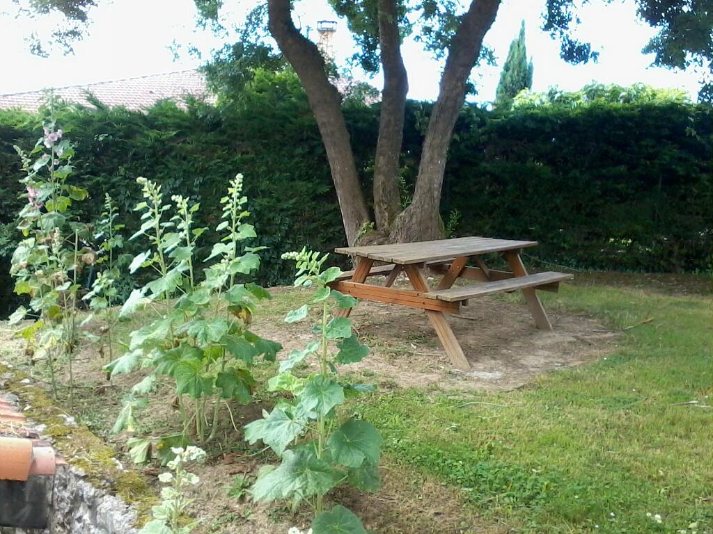AIRE DE PIQUE-NIQUE
