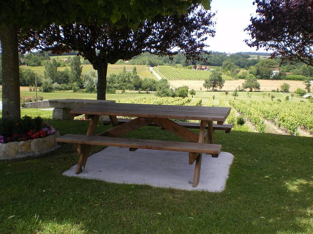 AIRE DE PIQUE-NIQUE