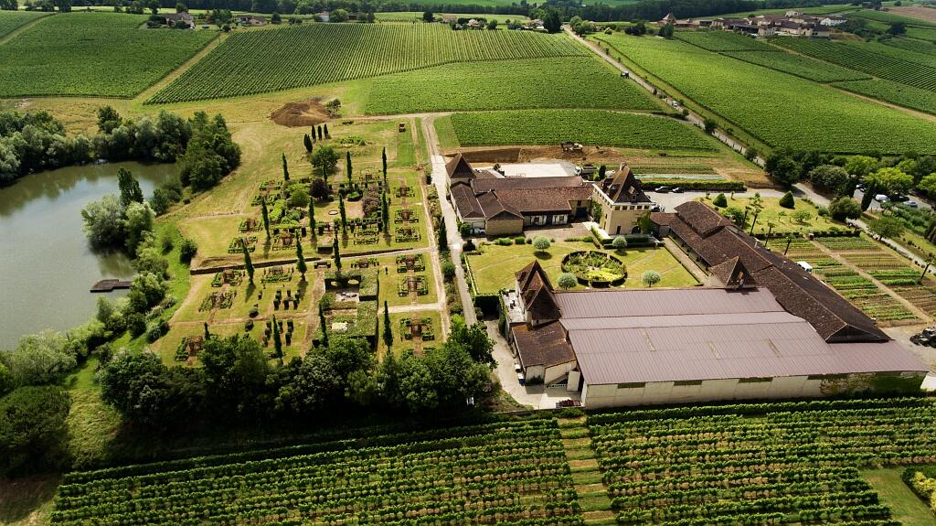 LES VIGNOBLES BRUMONT