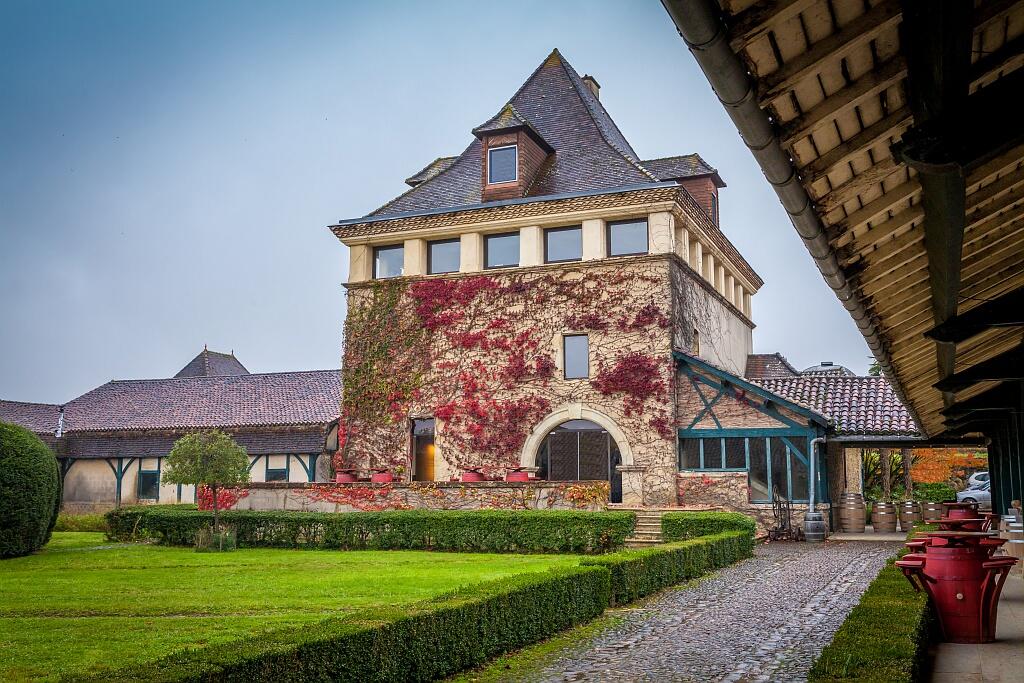 CHATEAU MONTUS