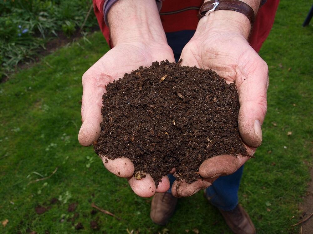 Moment échange compost < Merlieux-et-Fouquerolles < Aisne < Picardie