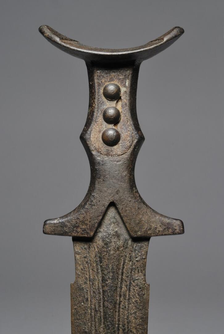 Epée de type Tachlovice, dépôt du gué de la Mare-Jandeau © musée Vivant Denon - Antoine Maillier - rdm
