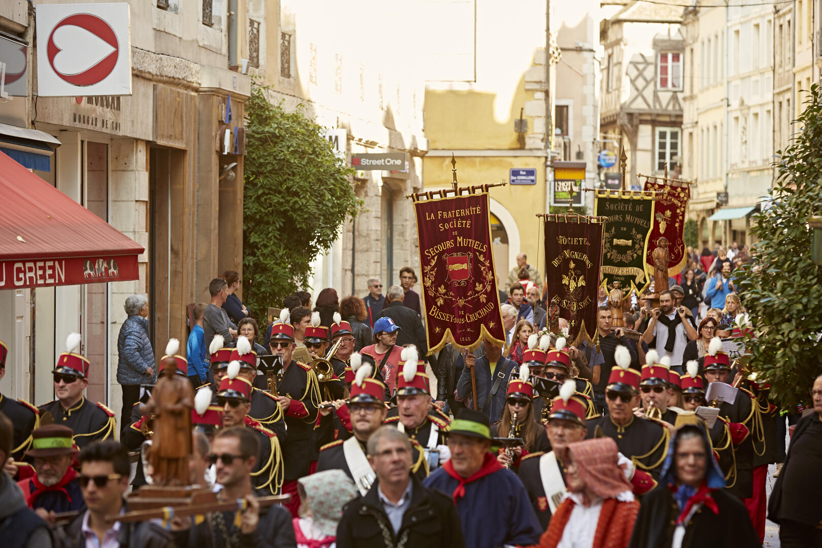 DEFILE SAMEDI