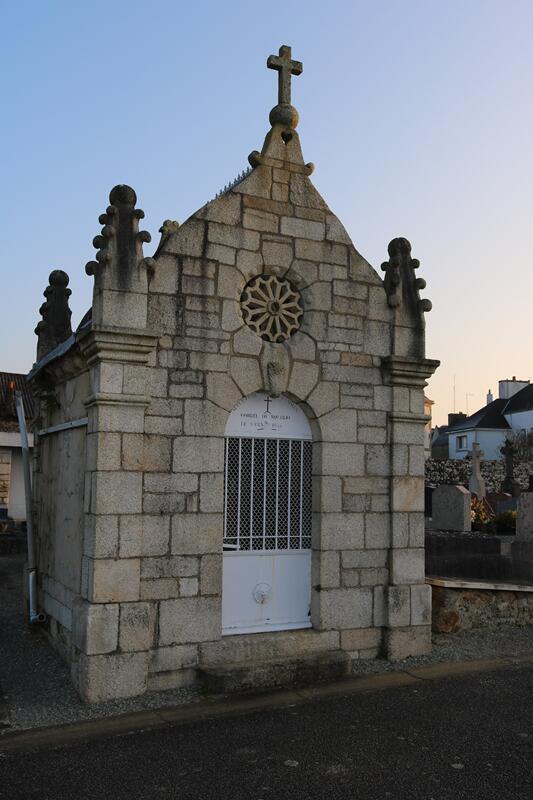 Sépulture_cimetière_Baud_bd©D.R.