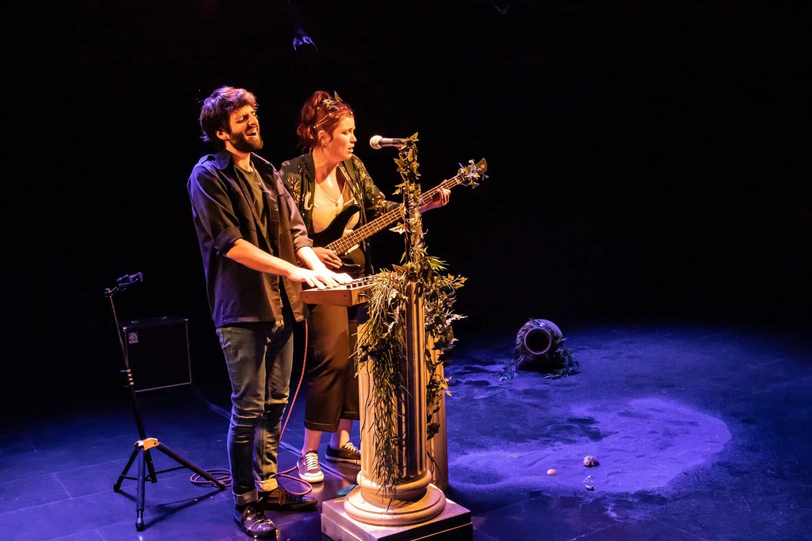 Toutes-les-etoiles-naissent-dune-histoire-damour_cie lerederien©Marion_Bosgiraud