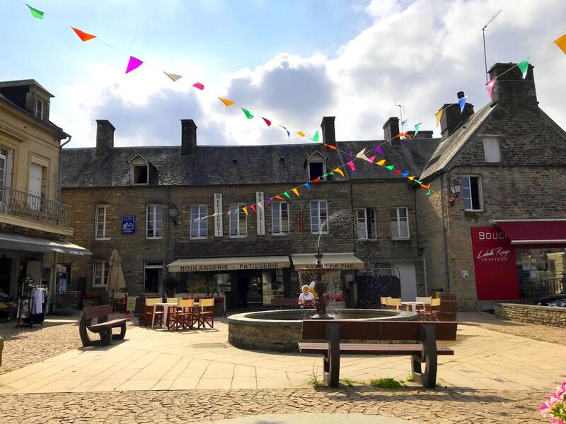 Place du Tripot_Clecy