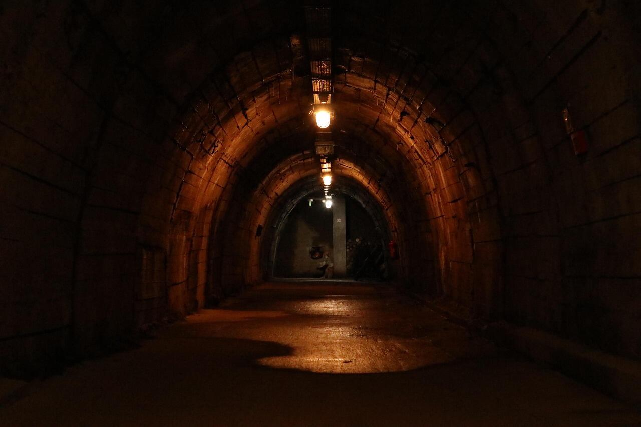 corridor-5275765_1280