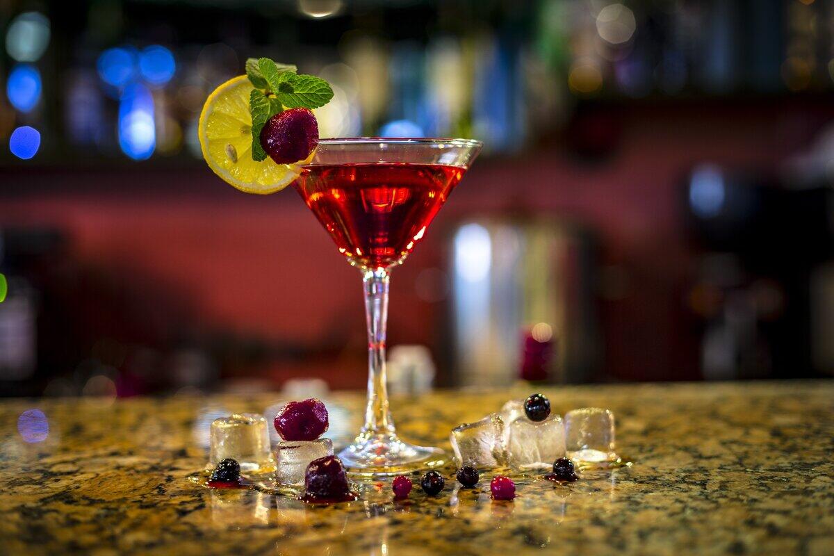 mihail_hukuna-drink-3237895