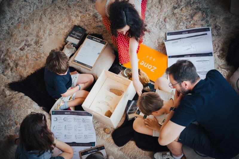 atelier 100000 ans sous la falaise©Maxime Villaeys - MNP