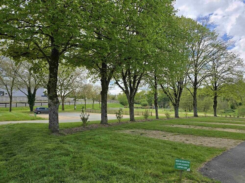 aire-de-camping-car-bressuire-la-chaize