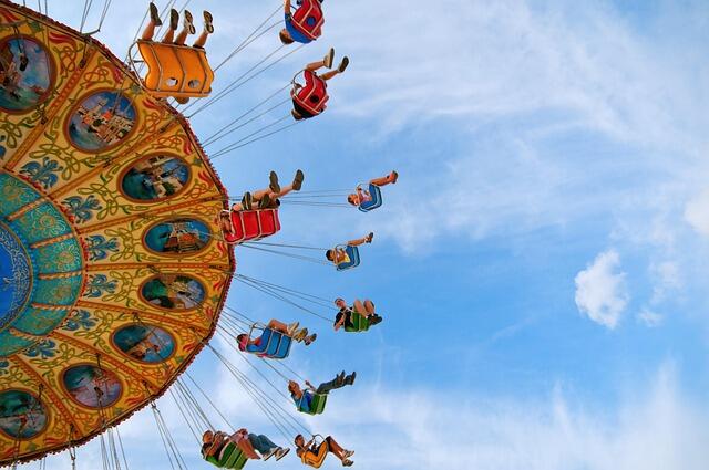 amusement-park-1594958_640