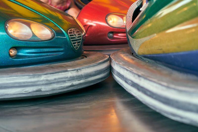 bumper-cars©Markus Distelrath de Pixabay