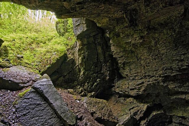 camera-man-cave-7612428_640