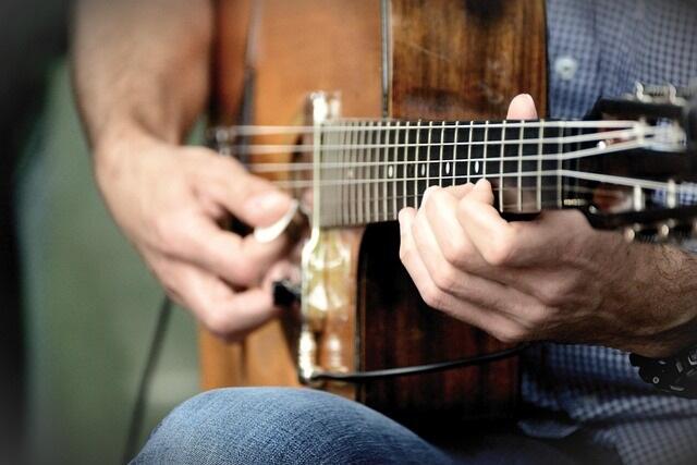 guitar-4297541_640