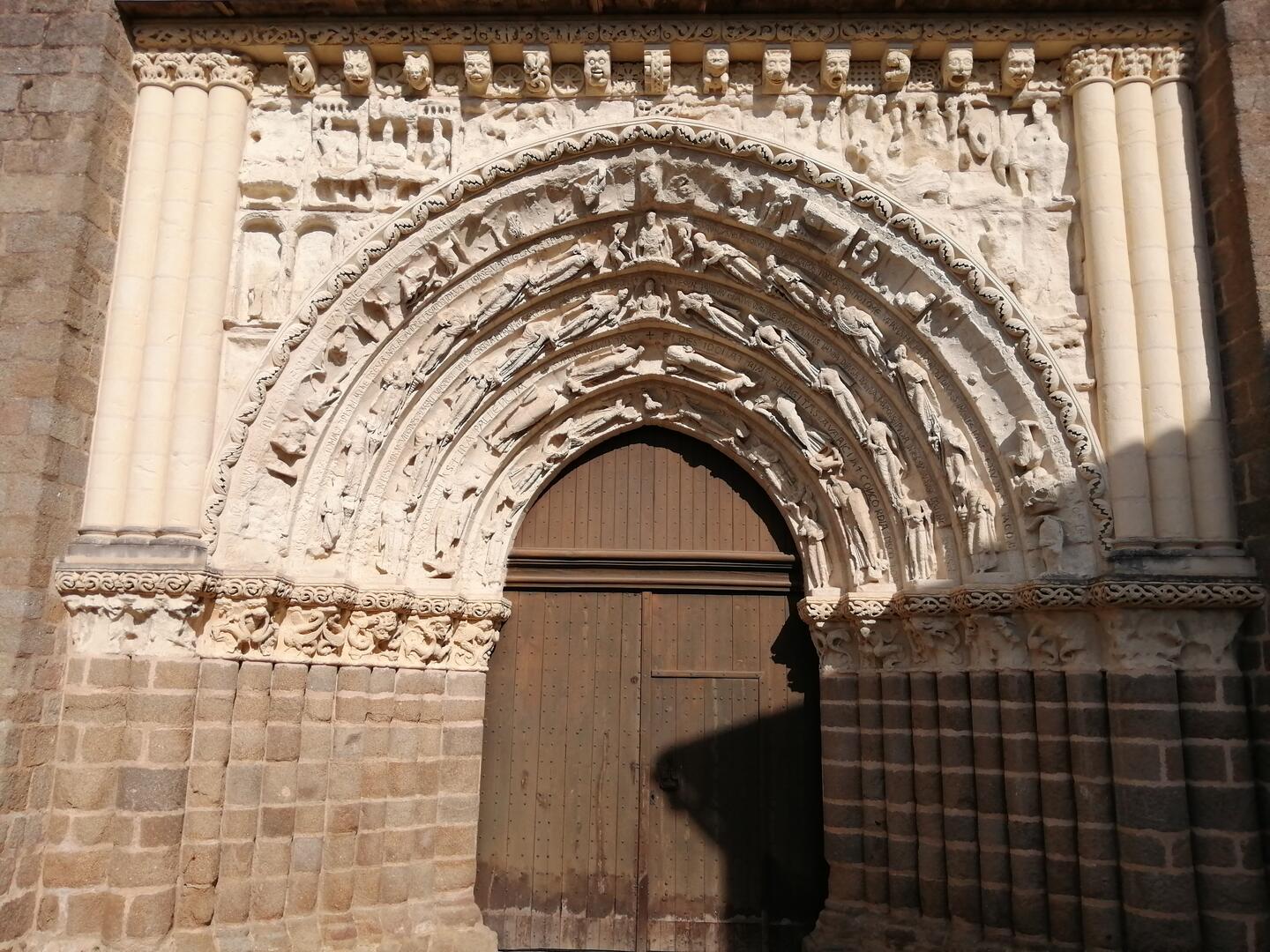 portai_eglise_st_gilles