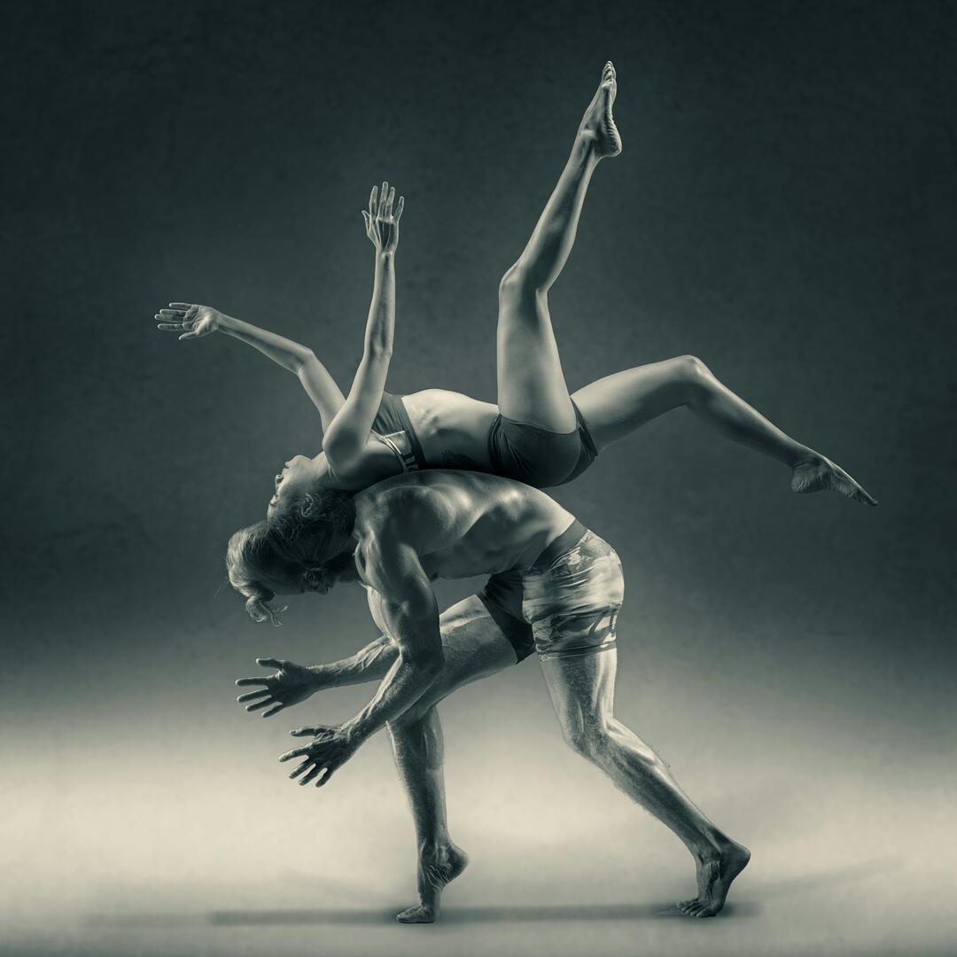 robert-collins-DrUguS1oBGU-unsplash