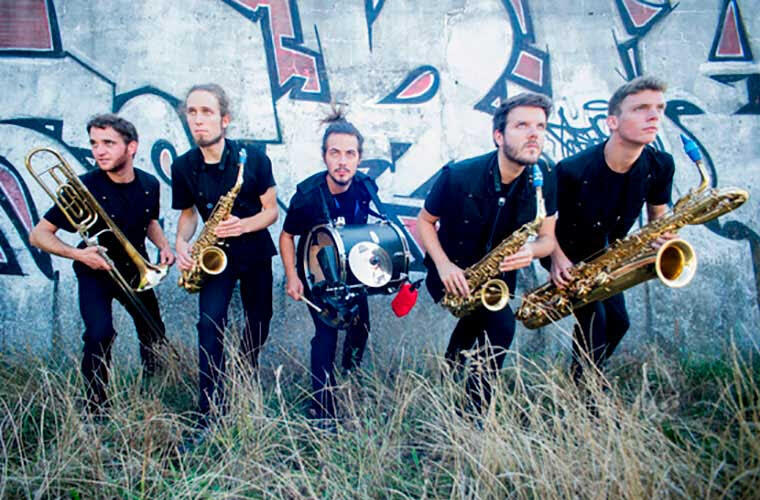 Mouv'n brass