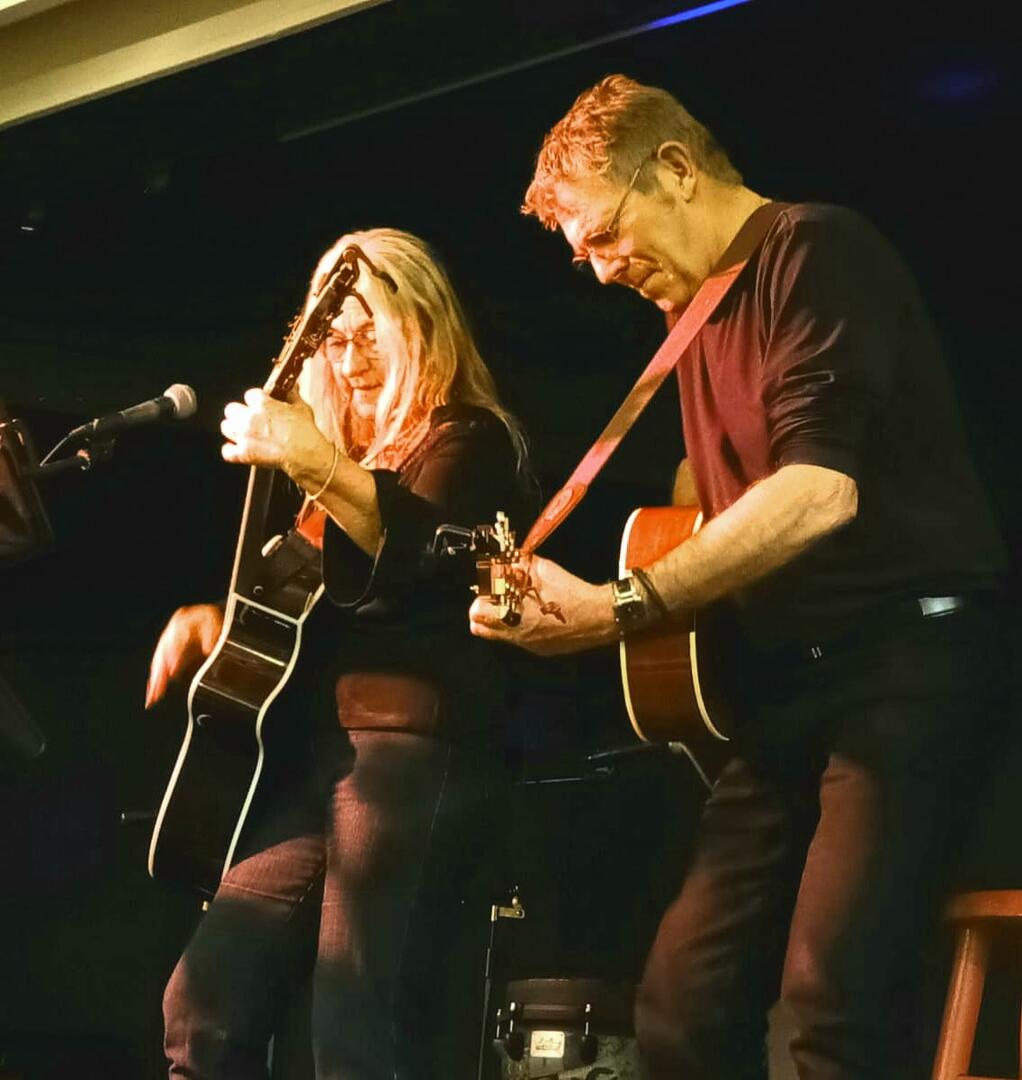 Feeling acoustic duo