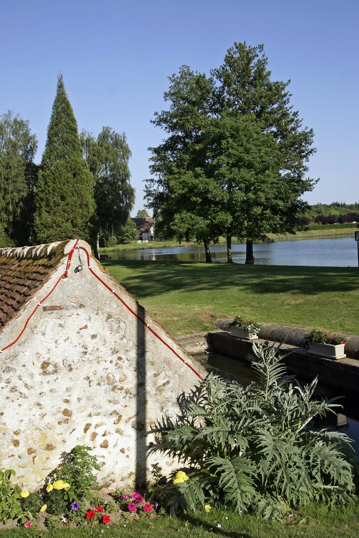 LAVOIR ET PLAN D'EAU DE SENONCHE, PERCHE, FRANCE