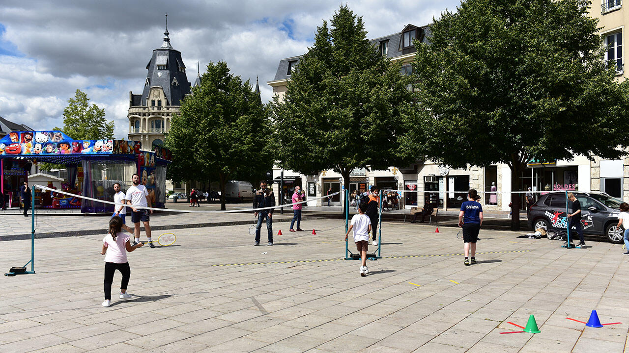 mercredis-sportifs-badminton-chartres-01