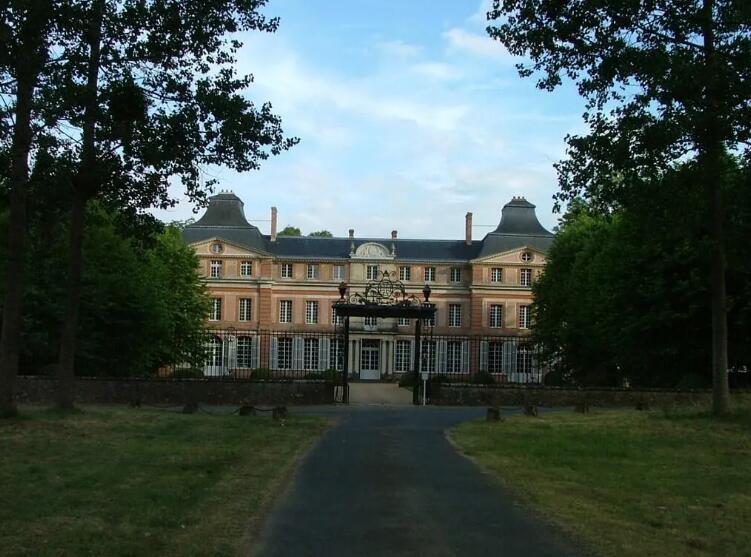 19 et 20 - chateau de la halliere - Digny