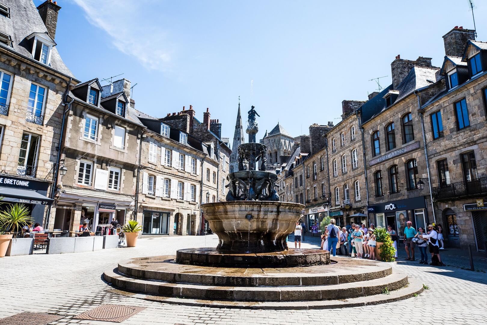 La place du Centre à Guingamp