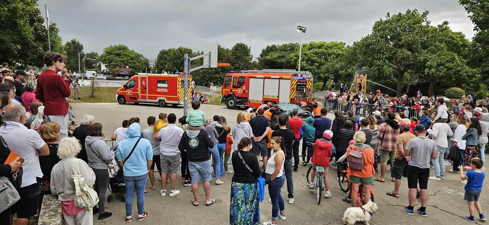 Ploneour on fire - Ploneour-lanvern - pays Bigouden