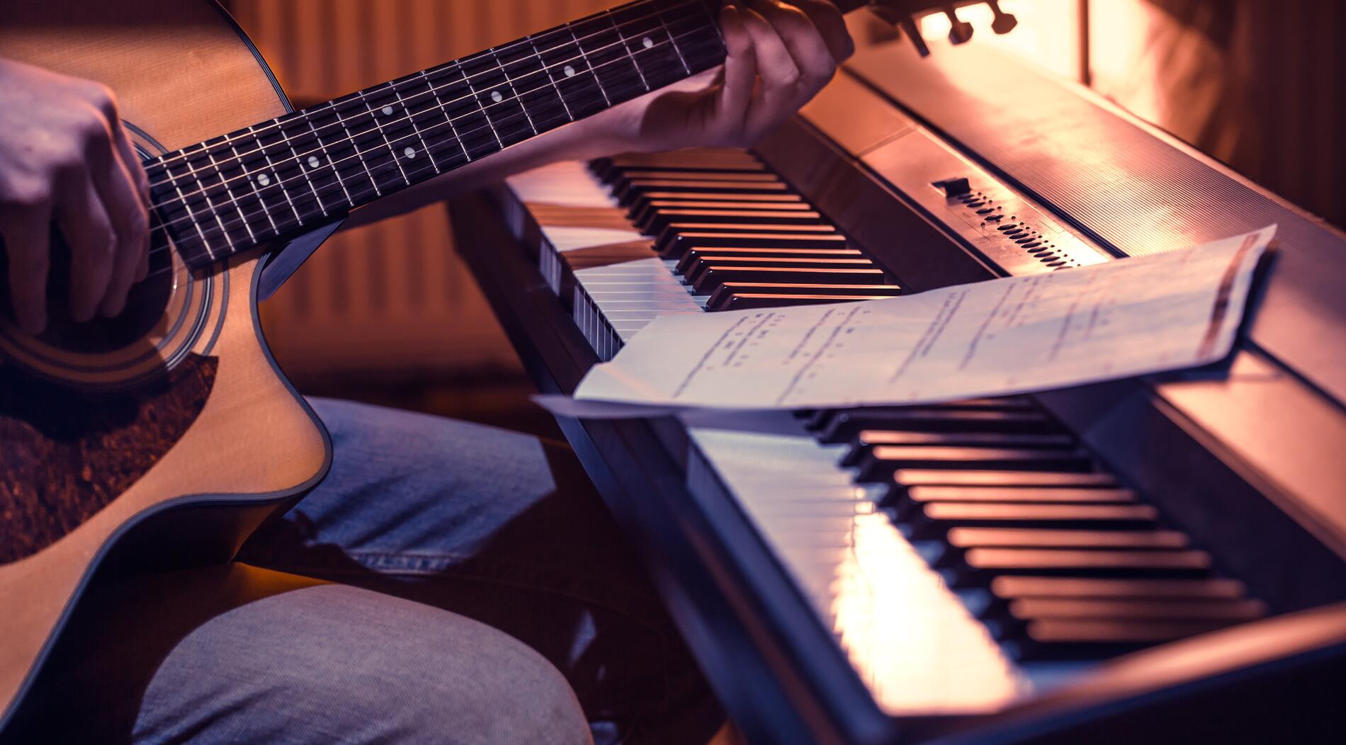 MUSIQUE CLAVIER GUITARE