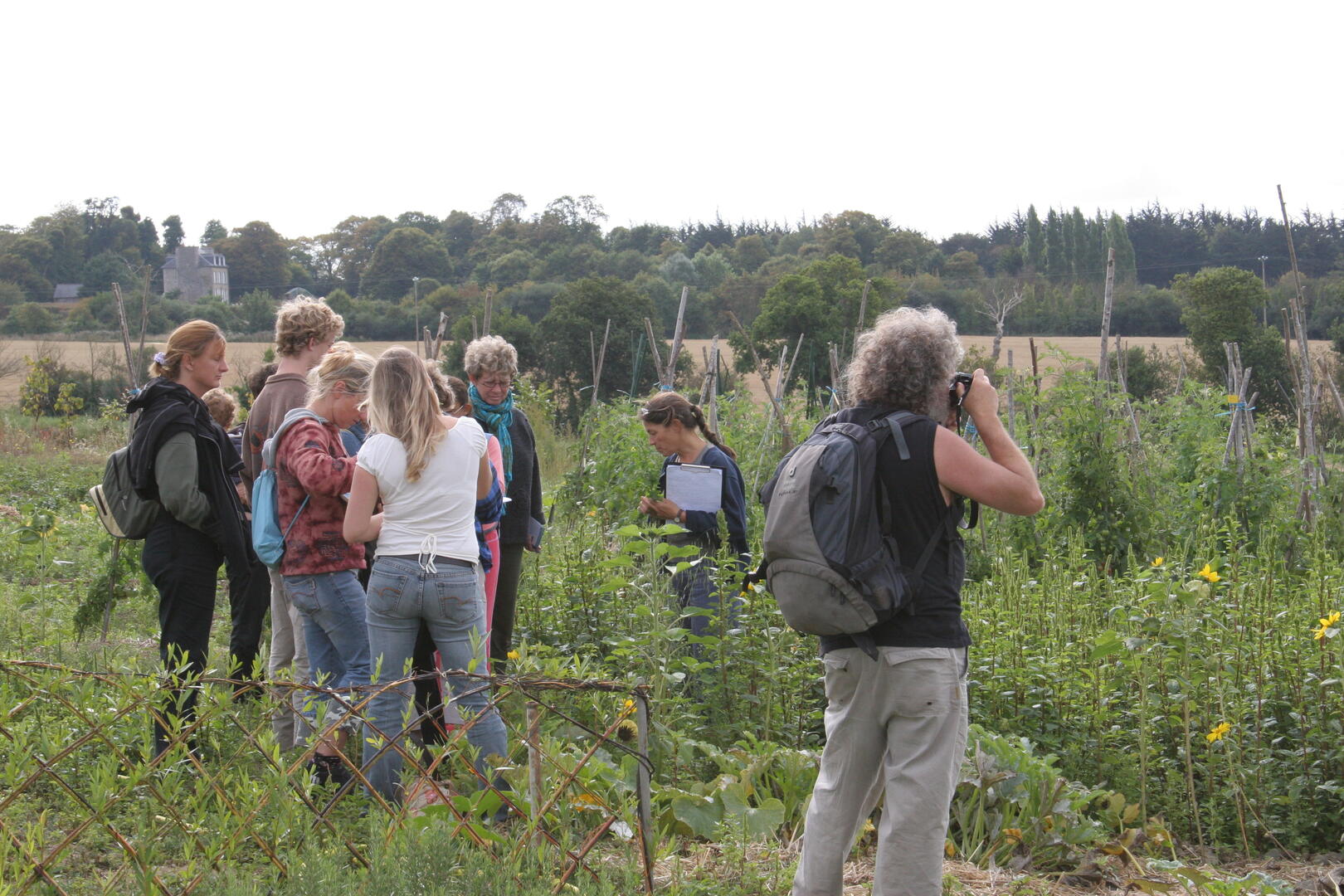 groupe en herborisation.jpg