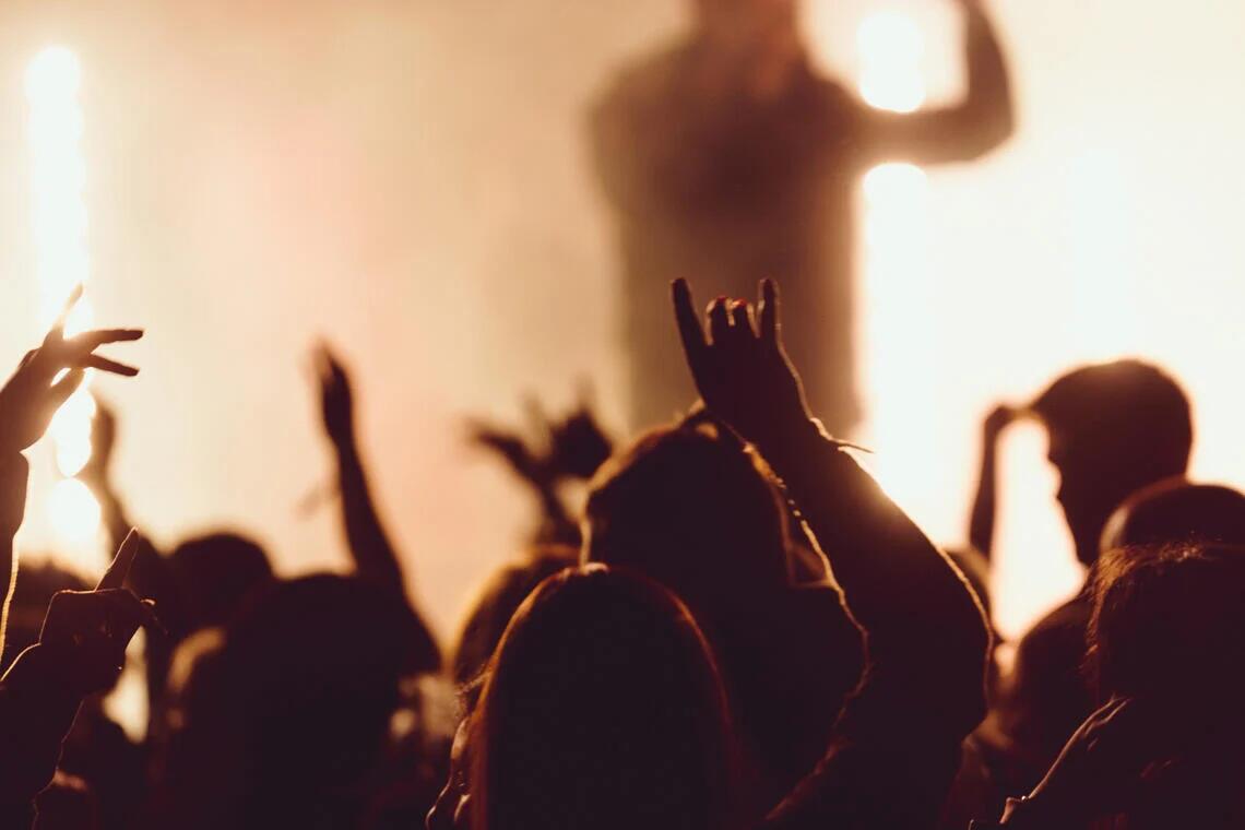 Concert -Plozevet-PaysBigouden-Bigoudenjoy © wirestock