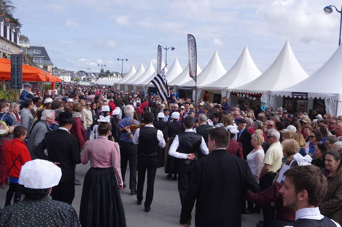 Fête de la Coquille SaintJacques 2021 REPORTÉE À 2022 Concert Erquy Office de Tourisme Fête de la Coquille SaintJacques 2021 REPORTÉE À 2022 Concert Erquy Office de Tourisme