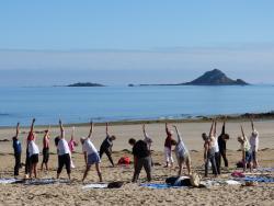 Yoga sur la plage