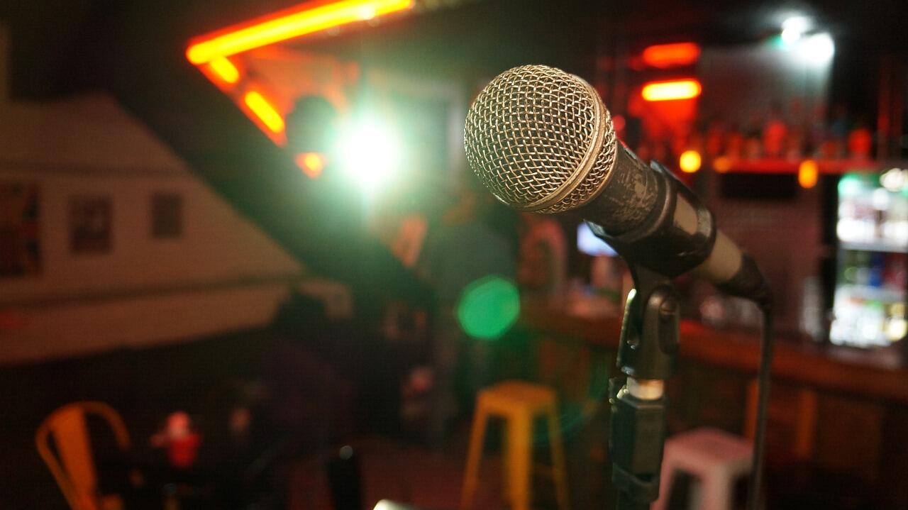 mic-g034b5e0de_1280