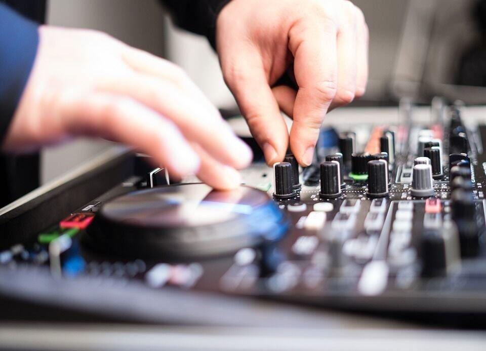 dj